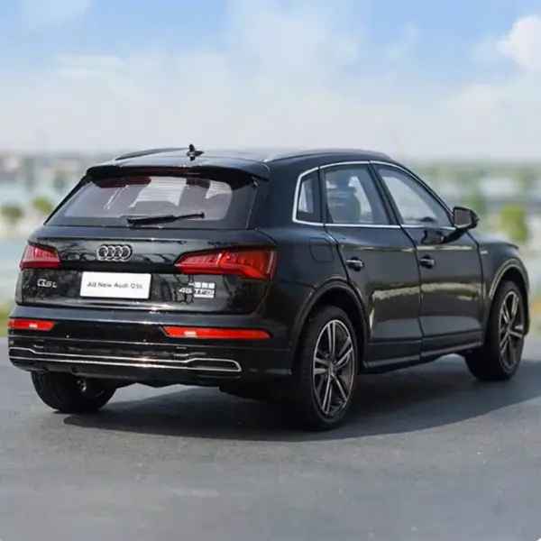 Diecast 1:18 FAW AUDI Q5L Model Car - Image 6