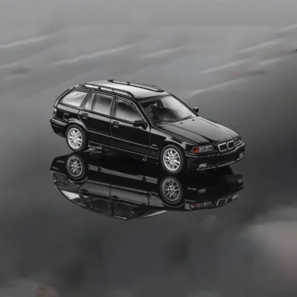 1:64 Scale BMW E36 Station Wagon Diecast Model - Image 5