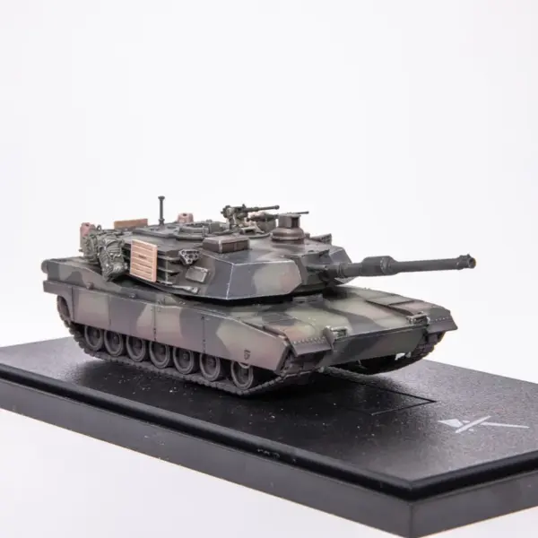 1:72 Scale US M1A2 Abrams Tank Model - Image 3