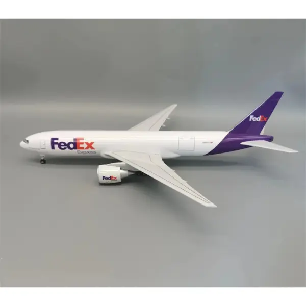 B777-200 FedEx Cargo Airlines Model Plane - Image 3