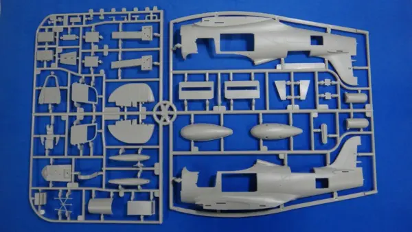 Kitty Hawk 32013 1/32 P-39Q/N Airacobra Model Kit - Image 3
