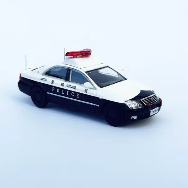 1/64 Scale Toyota Crown Diecast Model Car - Image 2