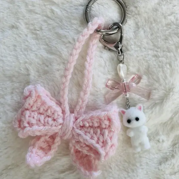 Kawaii Kitty Cat Bow Heart Keychain