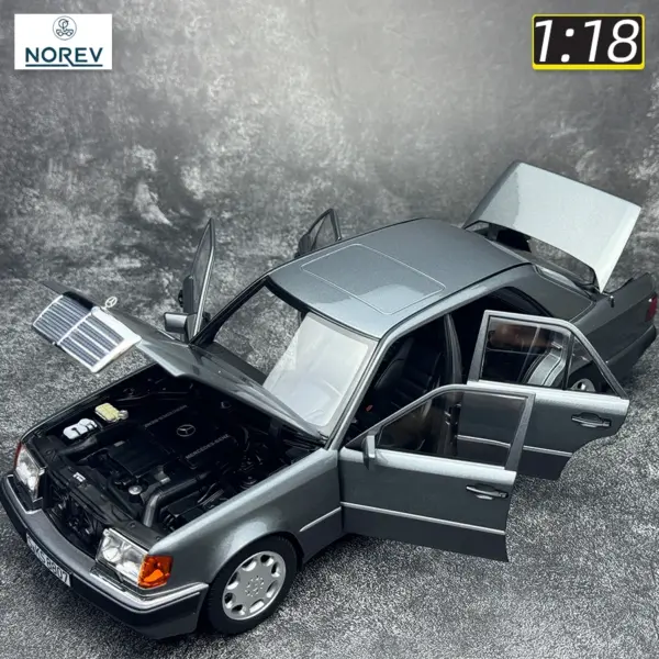 1/18 Mercedes-Benz 500E Model - Silver Grey - Image 3