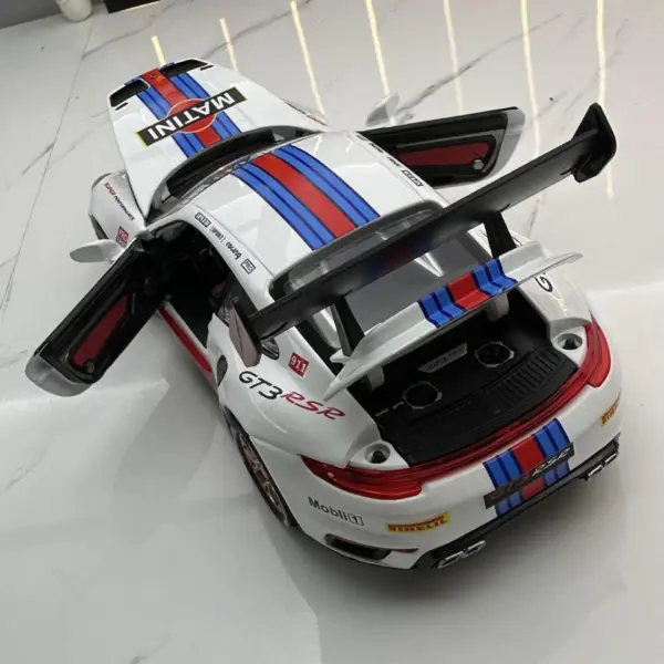 1:32 Diecast Porsche 911 GT3 RSR Model - Image 5