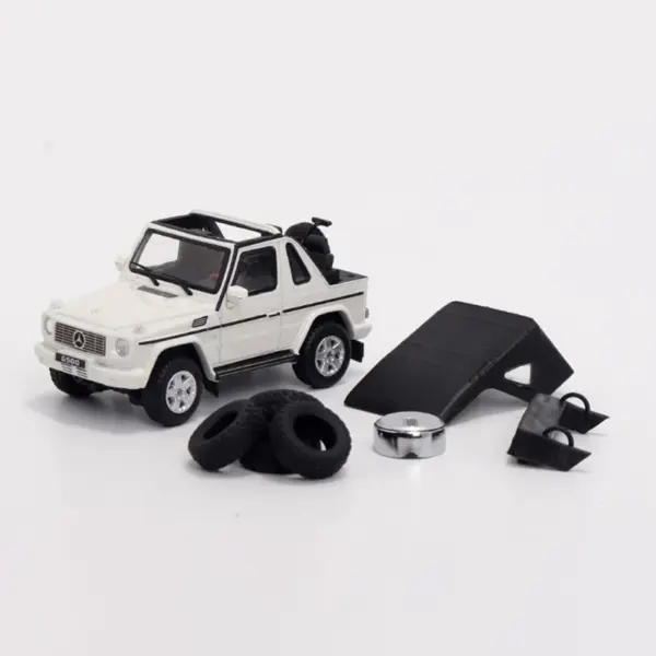 1:64 Scale G500 Open-top Off-road Model Car - Image 11