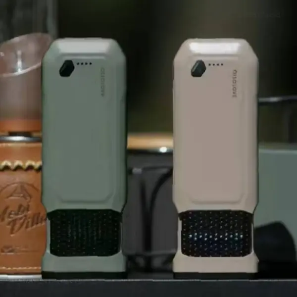 Outdoor Mosquito Repellent LED Flashlight Power Bank - Image 4