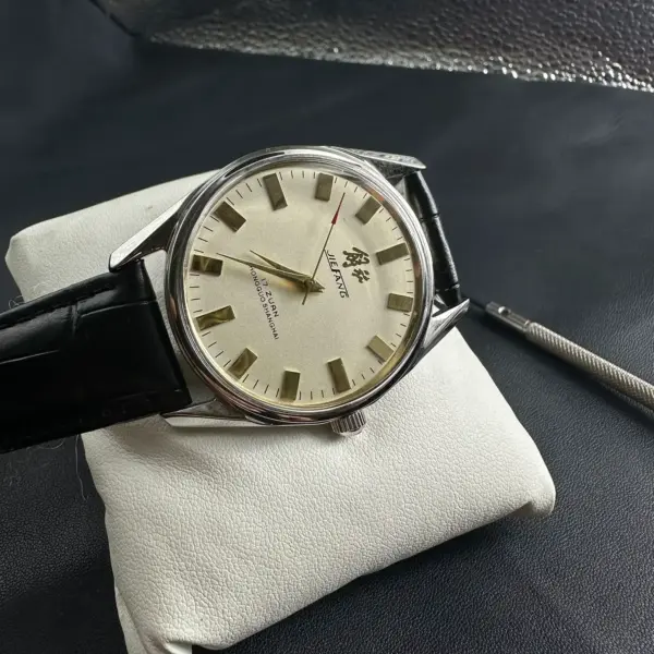 Vintage Mechanical Hand Wind Wristwatch 40MM - Image 3