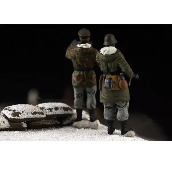 1:72 Scale Winter Soldier Figures Set of 2 - Image 4