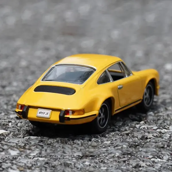 Diecast 1:43 Porsche 911 S Coupe Model - Image 5