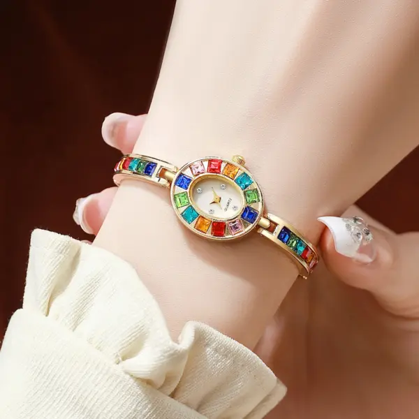 Women's Retro Quartz Watch Set V248 with Bracelet - Image 3