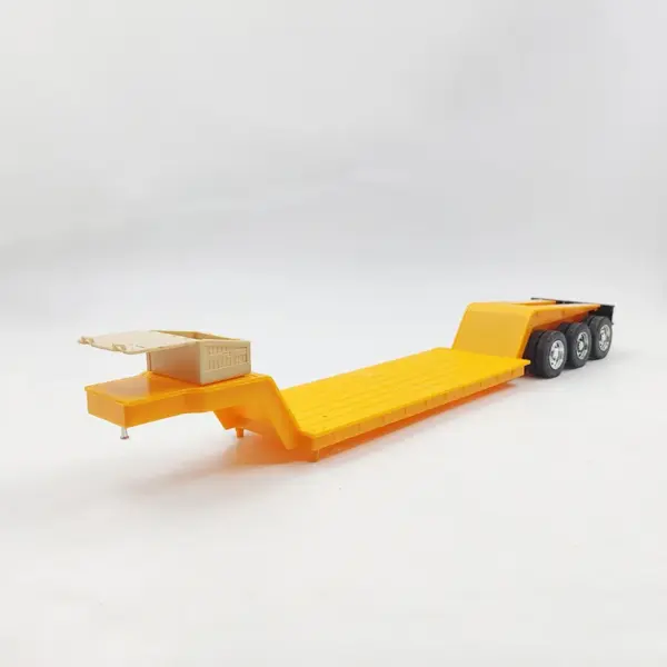 1:32 Scale Plastic Truck Trailer Model Accessory - Image 2