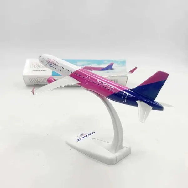 Wizz Air A321 Neo 1:200 Scale Model Plane - Image 2