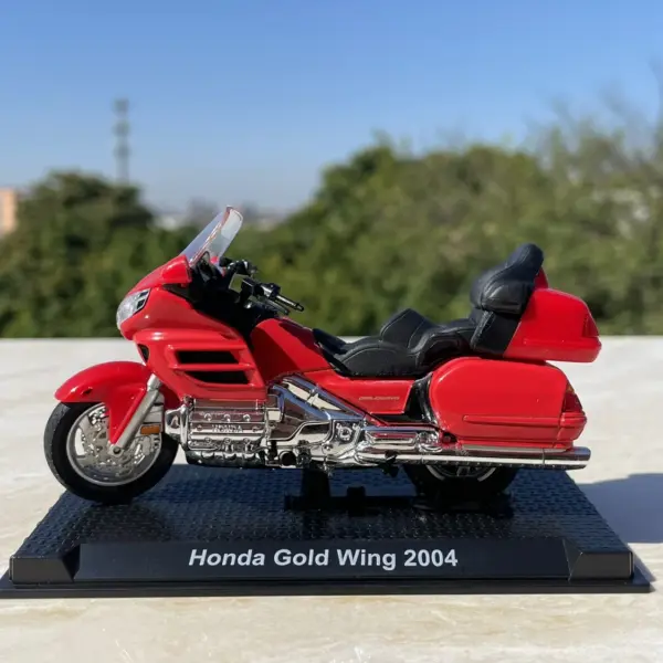 1:24 Scale Diecast Honda Gold Wing Model - Image 5