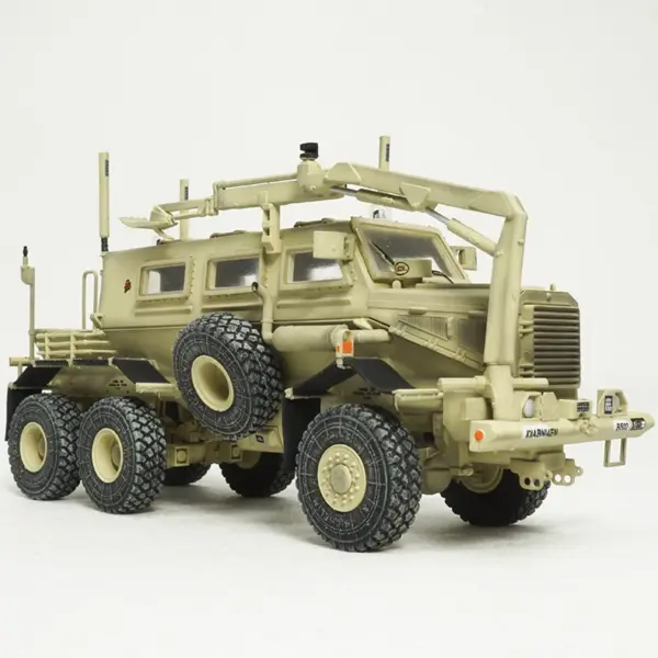 1:72 Buffalo Military Vehicle Model - Image 6