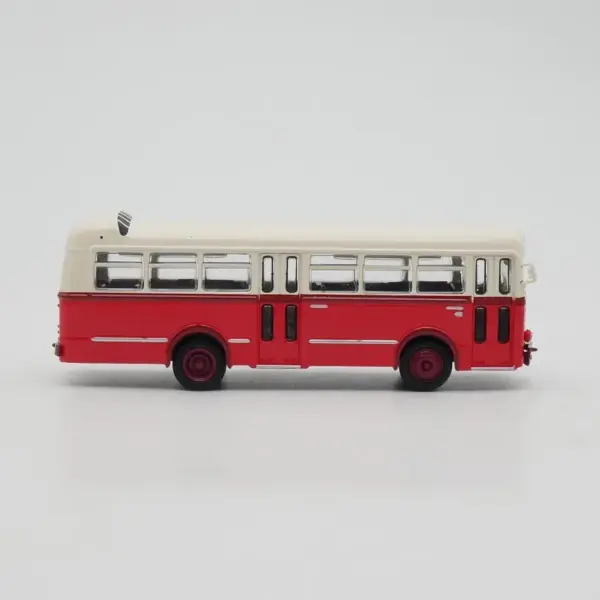 1:72 Scale Brossel Jonckheere Bus Model - Image 4