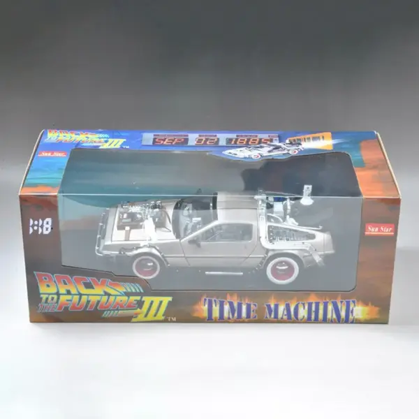 1:18 Scale DeLorean Time Machine Model DMC-12 - Image 6