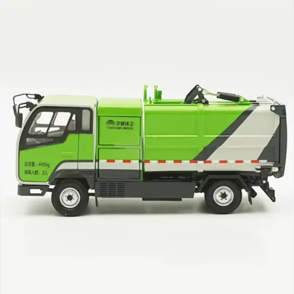 1:32 Scale Yutong Environmental Garbage Truck Model - Image 6