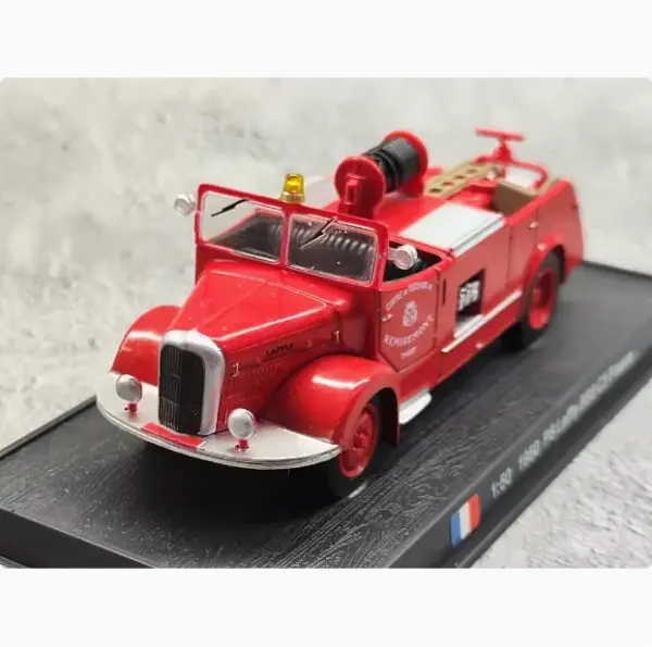 Diecast Alloy Fire Truck 1:43 Model Collectible - Image 8