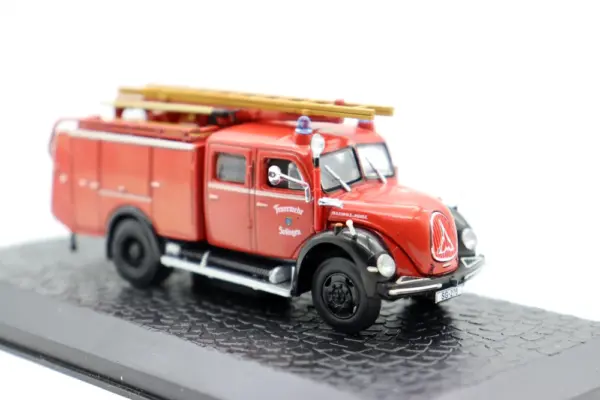 1/43 Scale Magirus-Deutz Fire Truck Model - Image 3