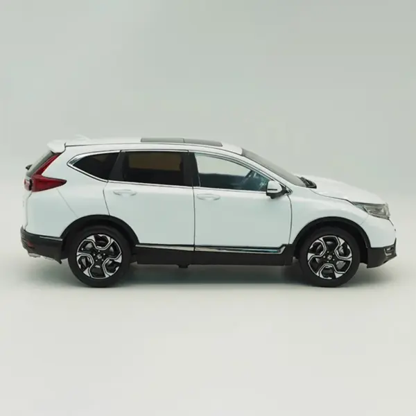 1:18 Scale Diecast Honda CR-V 2017 Model - Image 3