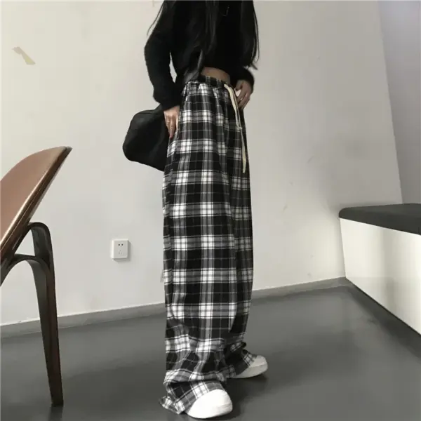 Women's Black Plaid Baggy Sweatpants - Image 6