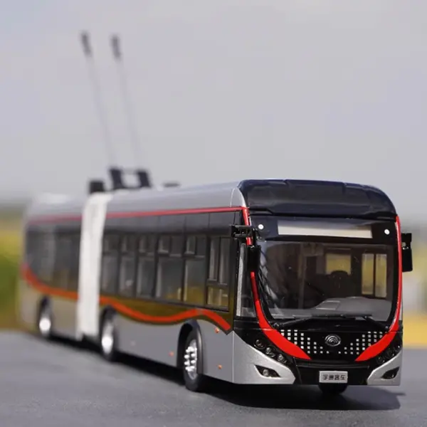 1/42 Scale Dual-Source Trolleybus Model - Image 6