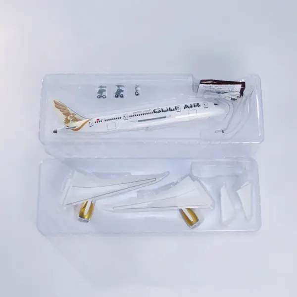 Gulf Air B787 Diecast Resin Model Aircraft - Image 6