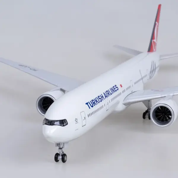 1:157 Scale B777 Turkish Airlines Model Airplane - Image 3