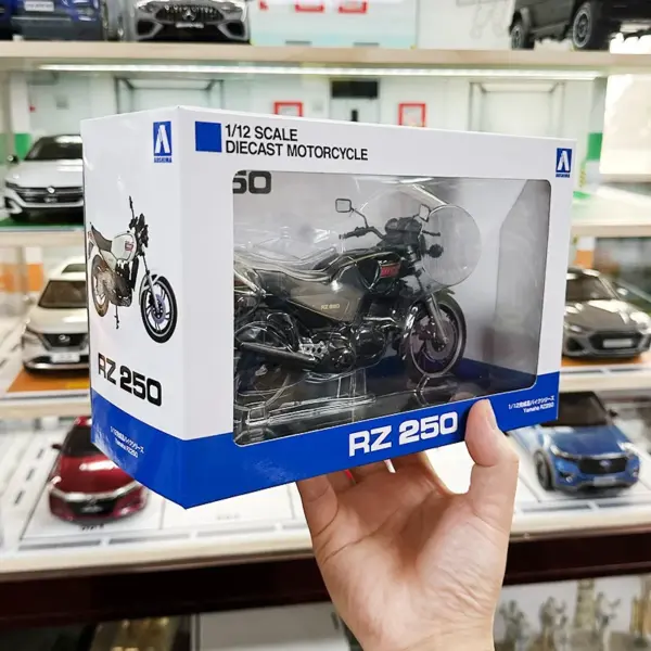 1:12 Scale Yamaha RZ250 Motorcycle Model - Image 6