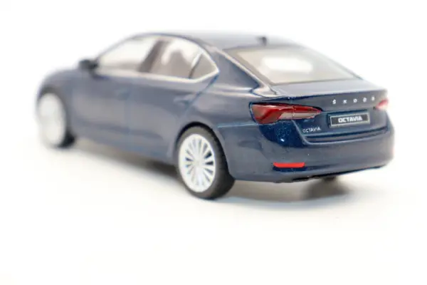 1:43 Scale SKODA OCTAVIA A8 Diecast Model - Image 4