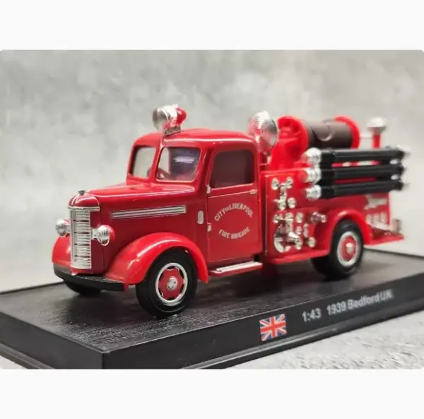 Diecast Alloy Fire Truck 1:43 Model Collectible - Image 7