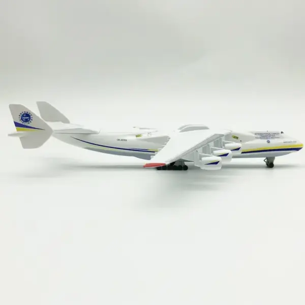 1:400 Scale Antonov An-225 Diecast Model 20CM - Image 4