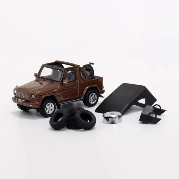1:64 Scale G500 Open-top Off-road Model Car - Image 8