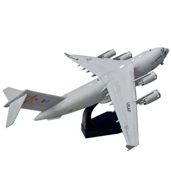 1:200 Scale US C-17 Globemaster III Model - Image 5