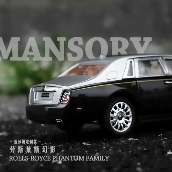 1:24 Scale Rolls Royce Phantom Diecast Model - Image 3