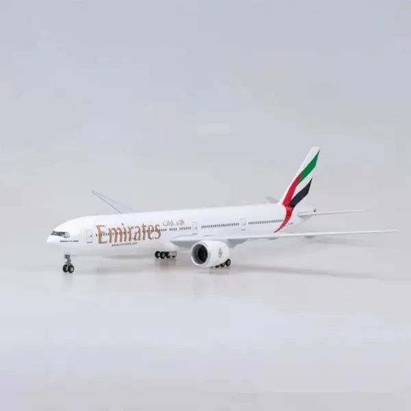 Diecast A380/B777 Emirates Airways Model Plane - Image 7