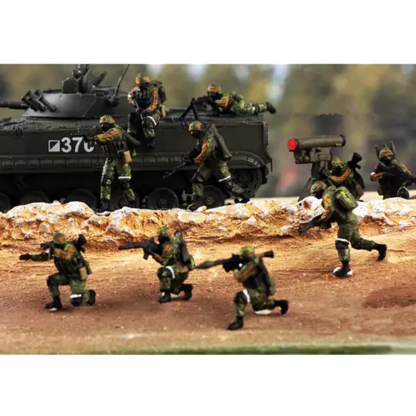 1:72 Scale Modern Russian Soldier Figures Set - Image 4