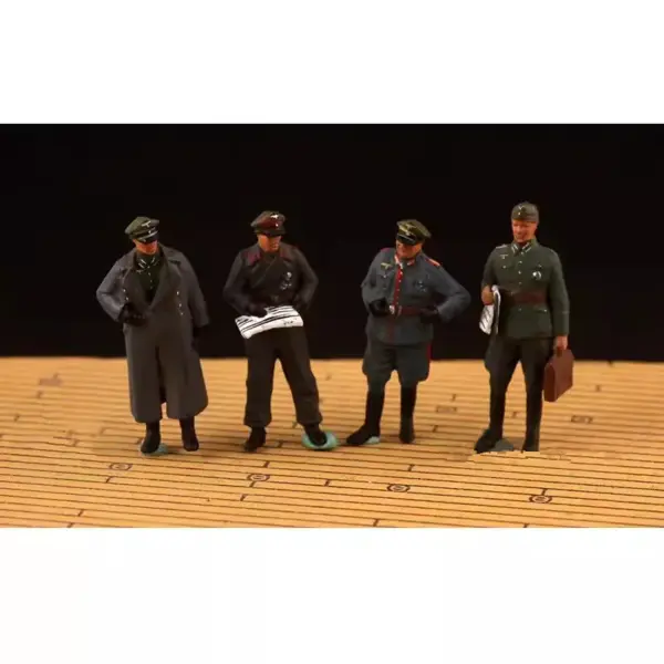 1/72 Scale German Officer Figures Set of 4 - Image 4