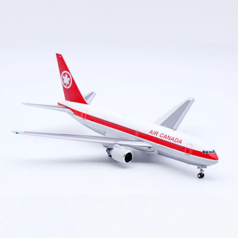 Air Canada Boeing B767-200 Diecast Model 1:200 4 Air Canada Boeing B767-200 Diecast Model 1:200 - Image 4