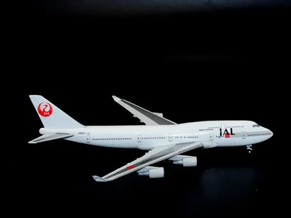1/400 Scale JAL Boeing 747-400 Model Aircraft - Image 4
