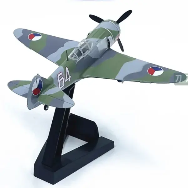 1:72 Scale LA-7 Fighter Aircraft Model - Image 4
