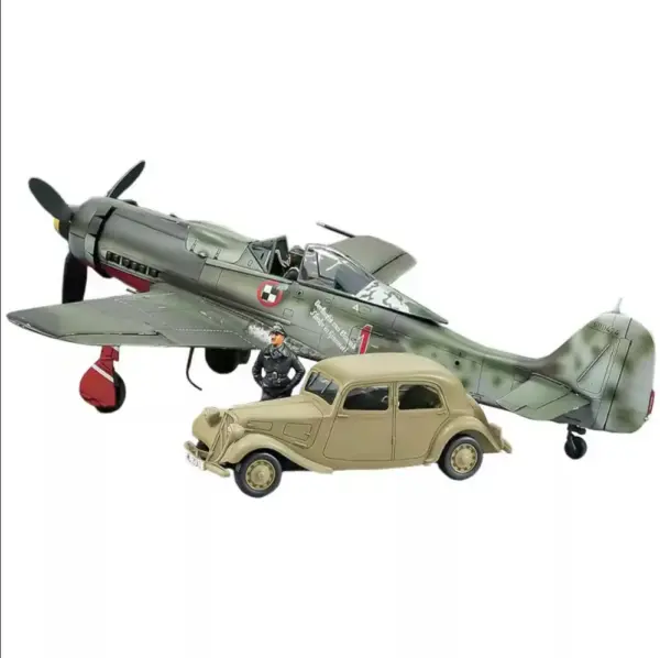 Focke-Wulf Fw190 D-9 & Citroën 11CV Model Kit - Image 3