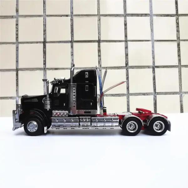 1:32 Scale Diecast Kenworth T909 Truck Model - Image 4