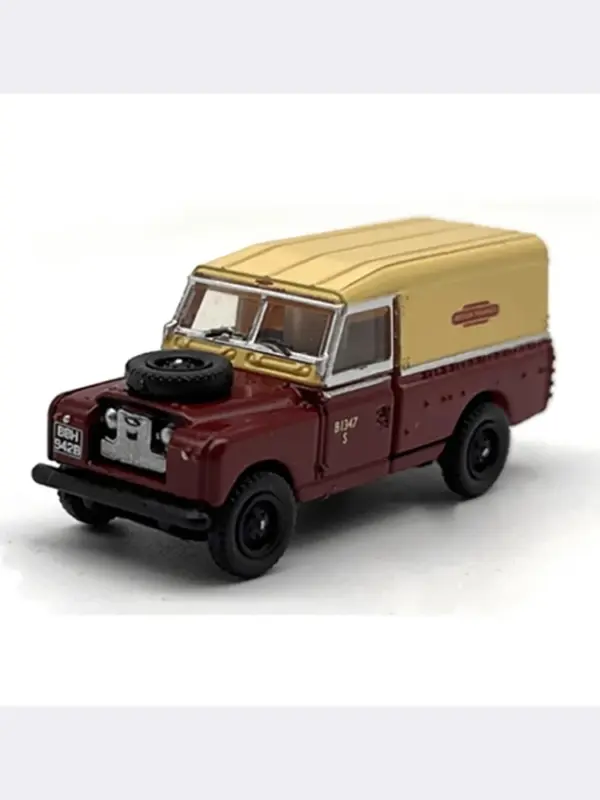 1:120 Scale Land Rover LWB Model Car - Image 4
