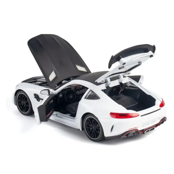 1:24 Mercedes-Benz AMG GTR Diecast Car Model - Image 5