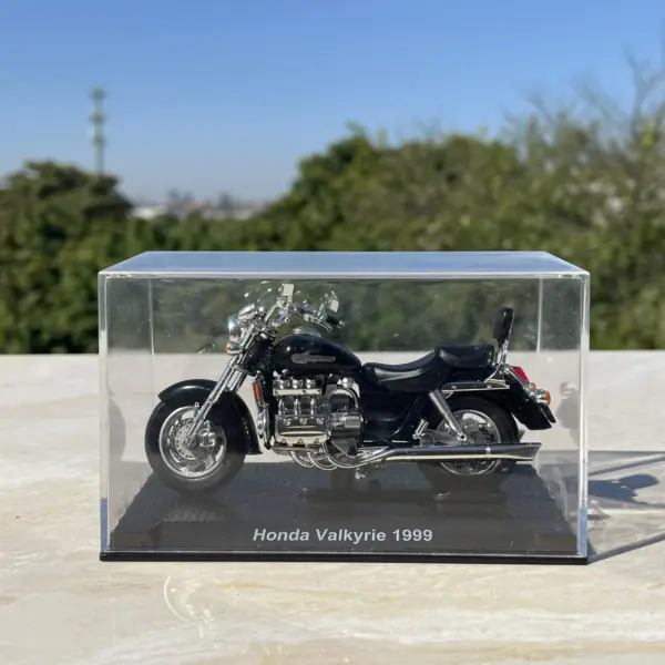 Diecast 1:24 Honda Valkyrie Motorcycle Model - Image 5