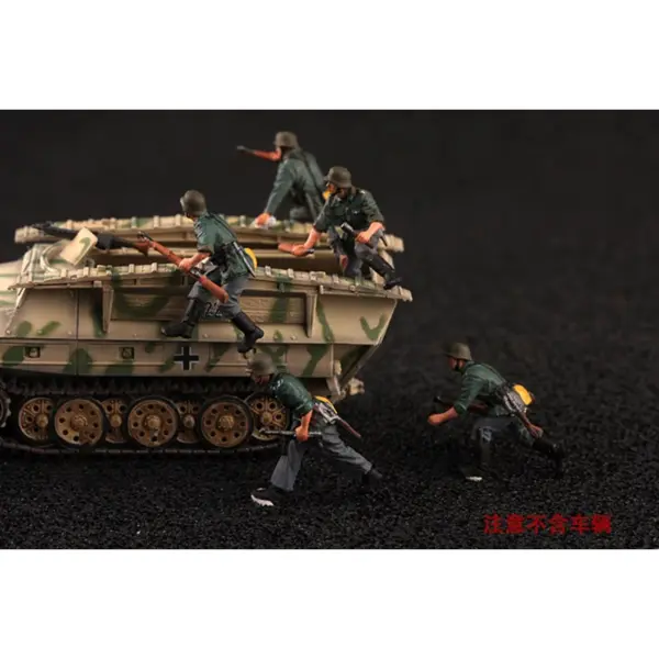 1:72 Scale German Sd.Kfz.251 Soldier Models - Image 5
