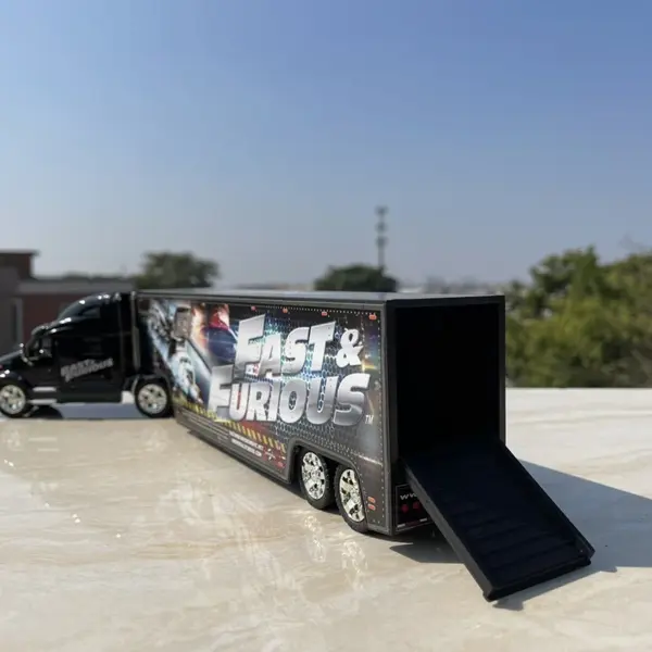 Peterbilt Heavy Transport Truck 1:64 Model - Image 3