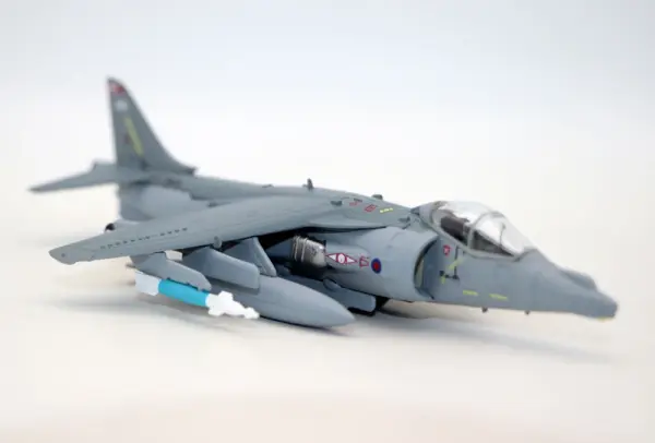 1/100 Harrier GR.9 RAF Diecast Model Aircraft - Image 4